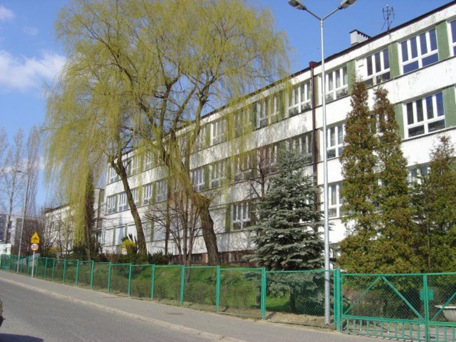Szkoły będą miały oświetlenie na baterie słoneczne